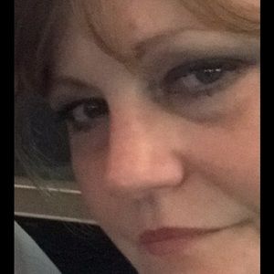 Meet your Posher, Adrienne